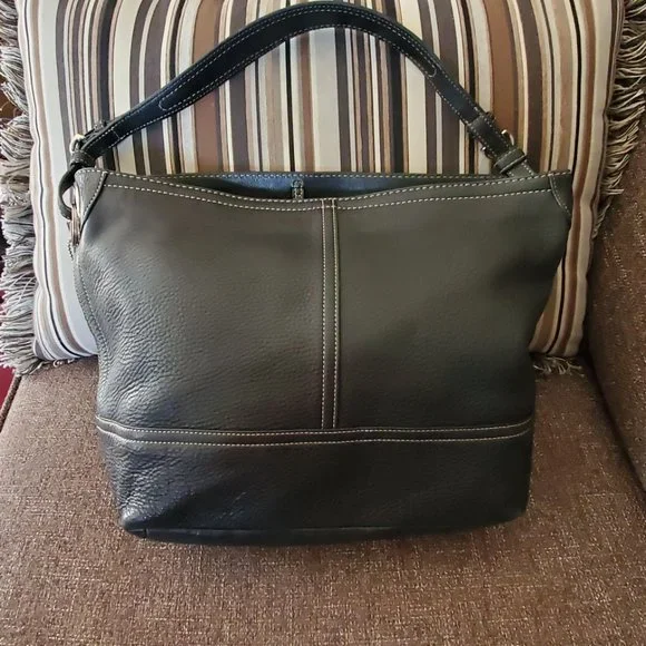 EUC Coach Black Pebbled Leather Hobo - Picture 2 of 9